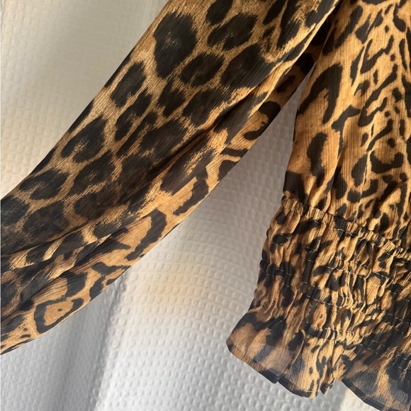 Cropped and Cinched Animal Print Top - Picture 3 of 3